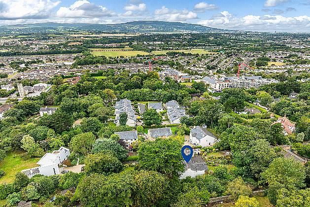 "Larkfield", Balure Lane, Church Road, Killiney, A96 E928