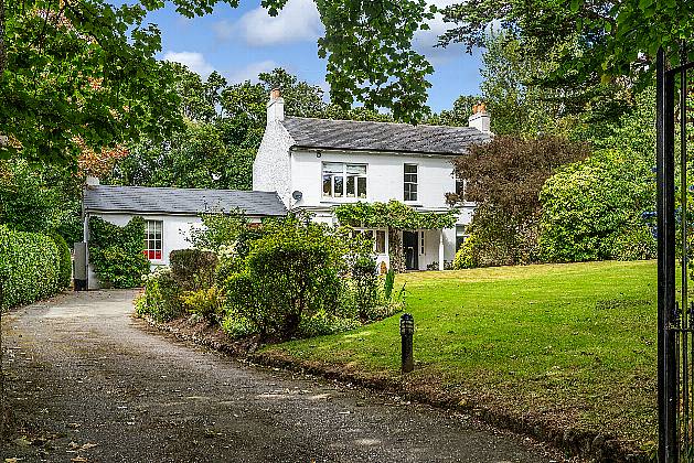 "Larkfield", Balure Lane, Church Road, Killiney, A96 E928