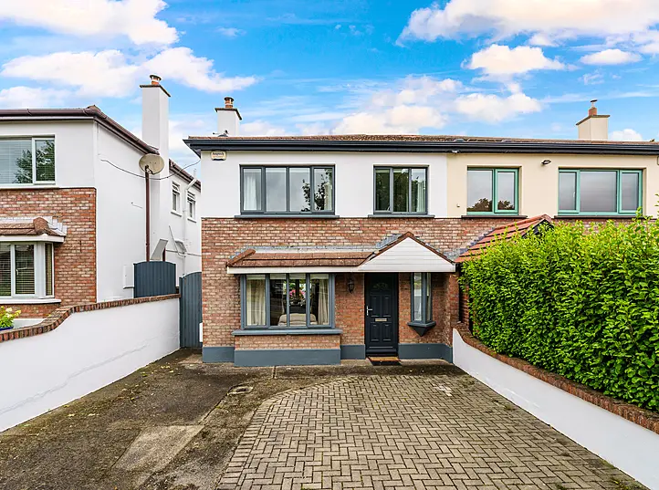 4 Mount Eagle Lawn, Leopardstown, D18 X6P5