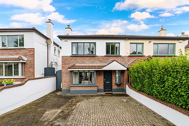 4 Mount Eagle Lawn, Leopardstown, D18 X6P5