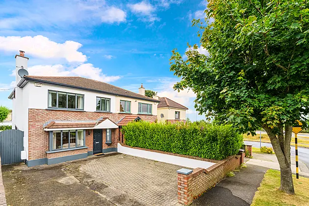 4 Mount Eagle Lawn, Leopardstown, D18 X6P5