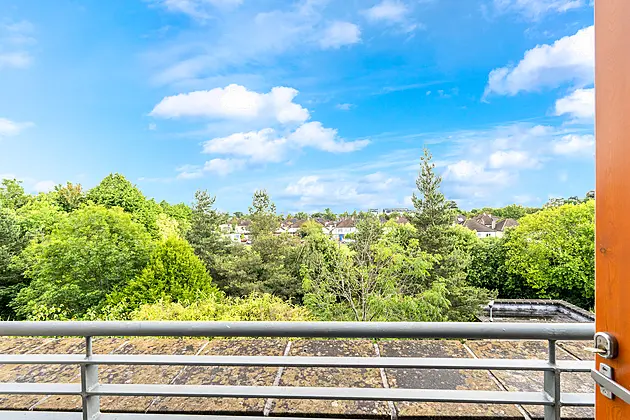 Apt. 25 Carmanhall Court, Burton Hall Road, Sandyford, D18 DX29