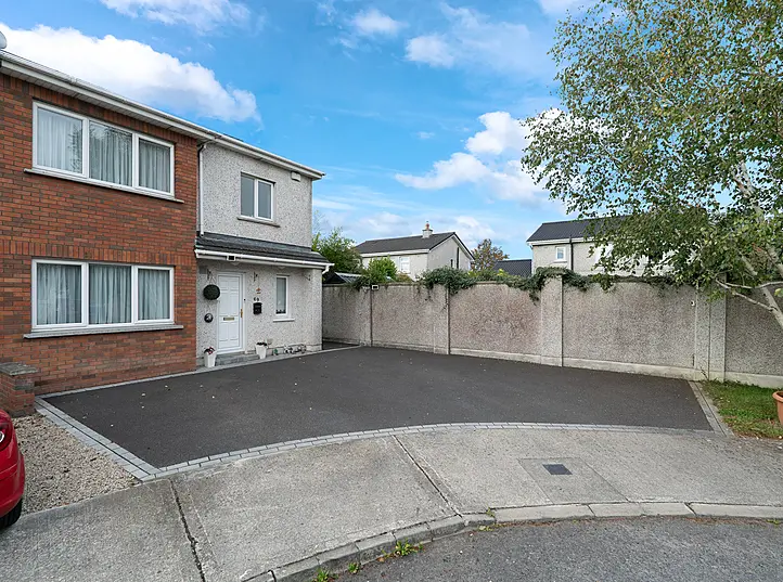 69 Curragh Finn, Kildare Town, Kildare, R51CT80