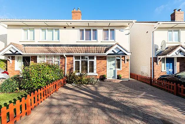 10 Glencairn Rise, The Gallops, Leopardstown, Dublin 18