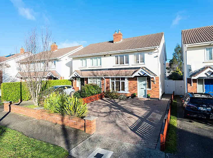 10 Glencairn Rise, The Gallops, Leopardstown, Dublin 18