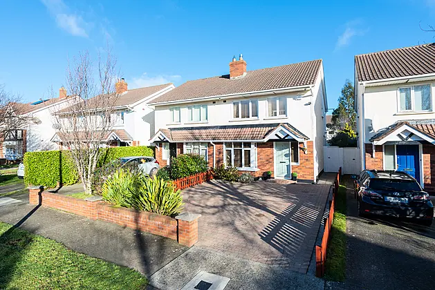 10 Glencairn Rise, The Gallops, Leopardstown, Dublin 18