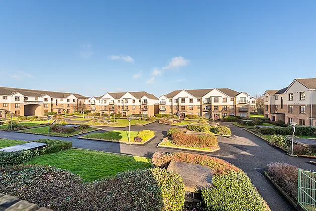 16 The Court, Larch Hill, Santry, Dublin 9