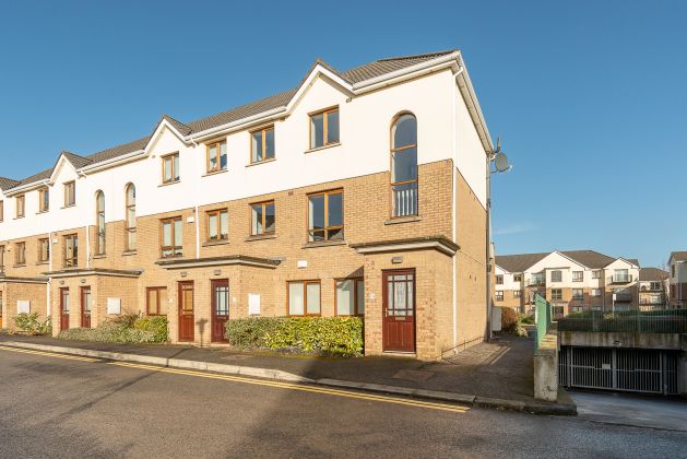 16 The Court, Larch Hill, Santry, Dublin 9