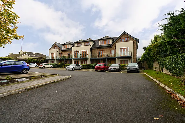 1 El Pinar, Sandyford, Dublin 18