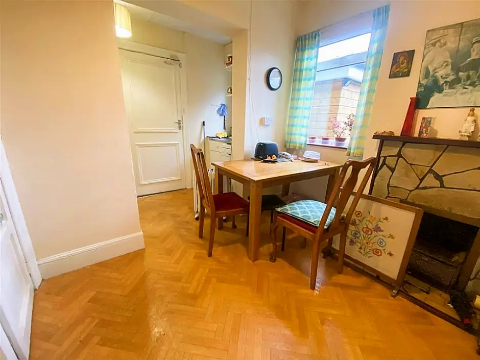 dining area 267 Collins Avenue