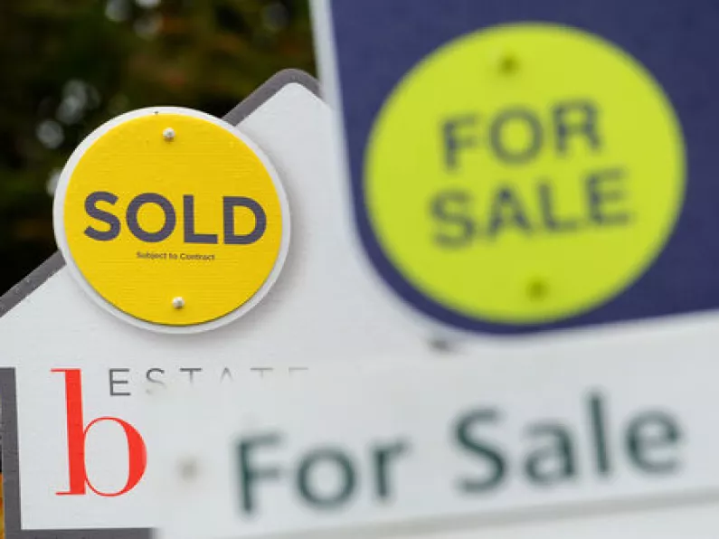 House price growth eases to 3.9% in March