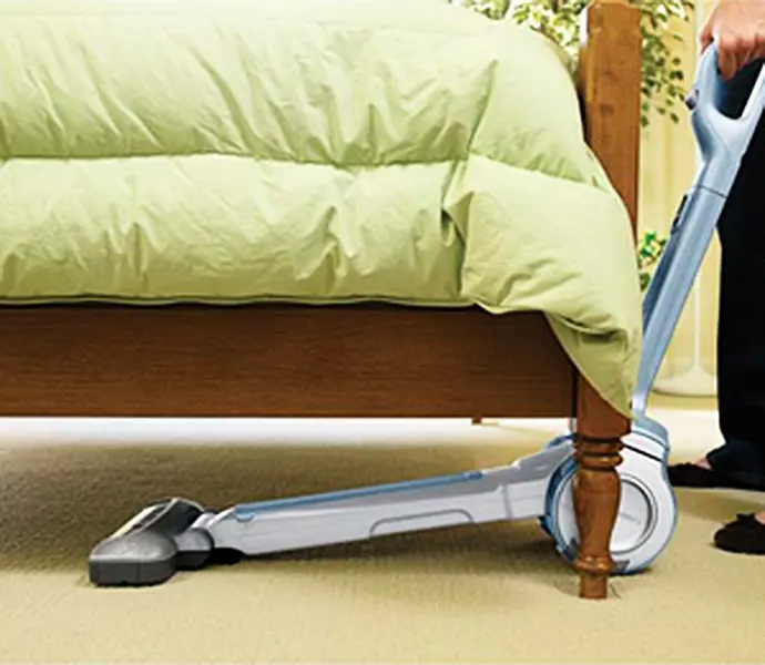 Black & Decker's cordless pivoting vac