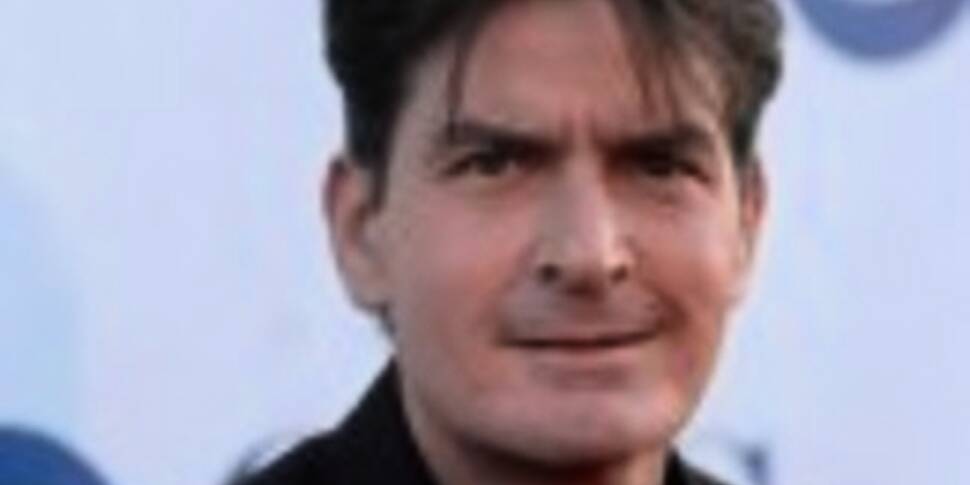 Charlie Sheen donates $1millio...