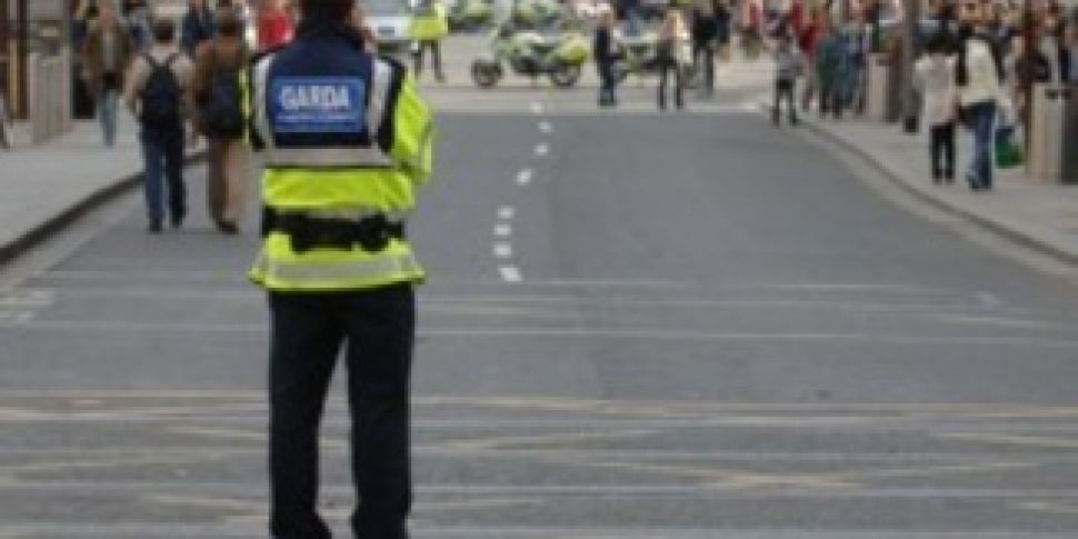 Man arrested over Dublin pub m...
