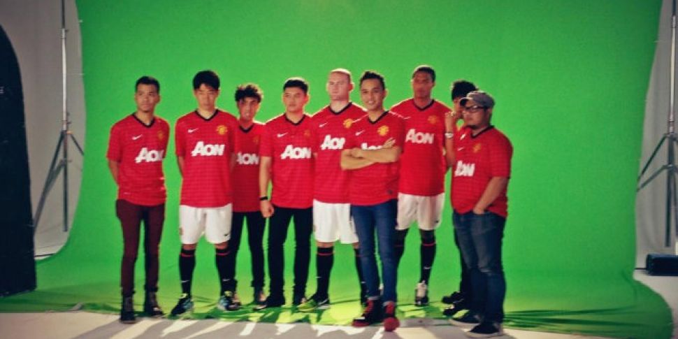 Man Utd star in Indonesian mus...