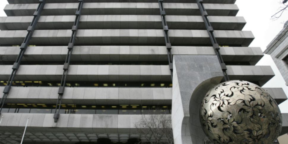 Central Bank revises Irish gro...