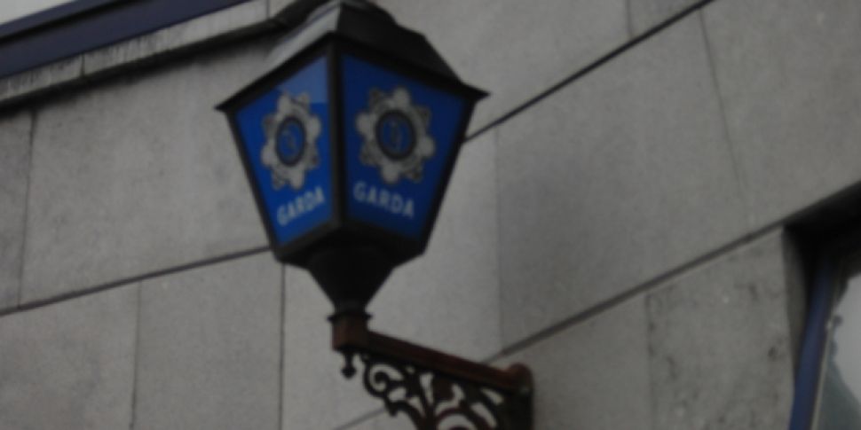 Gardaí continue to question ma...