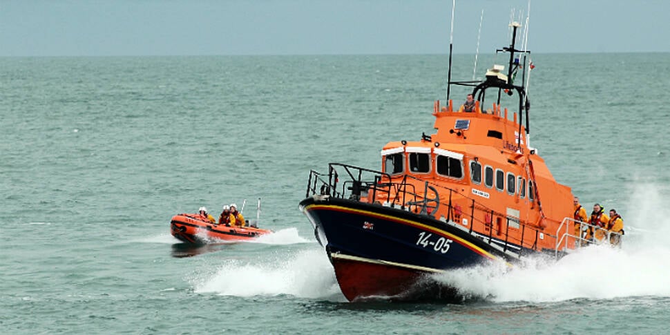 yacht heist lifeboat