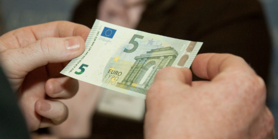 New €5 notes to enter circulat...