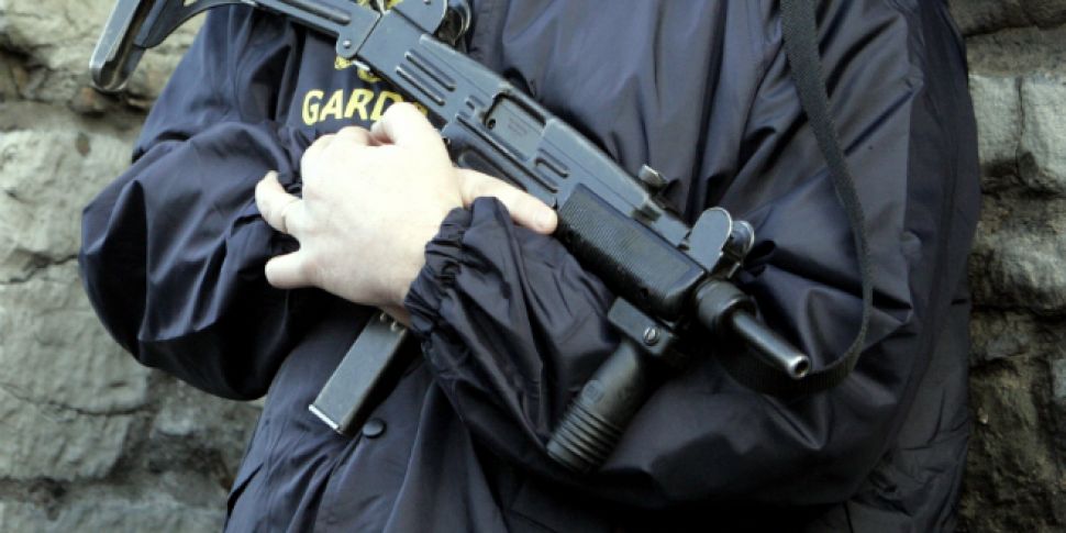 Calls for armed Dublin gardaí...