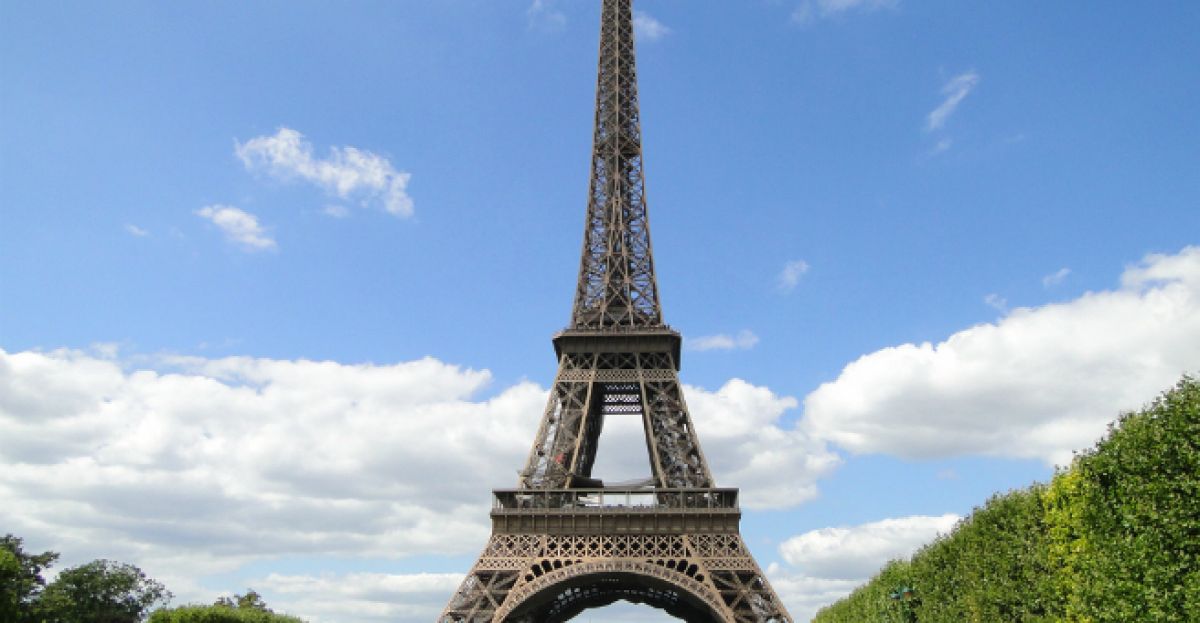 Terror investigation launched following Eiffel Tower incident Newstalk