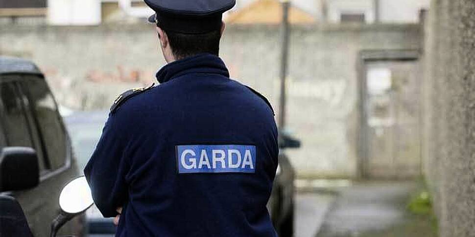 Man arrested after garda dragg...