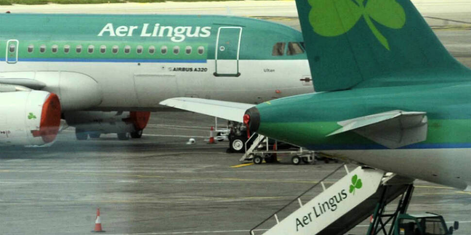 Aer Lingus flight forced to la...