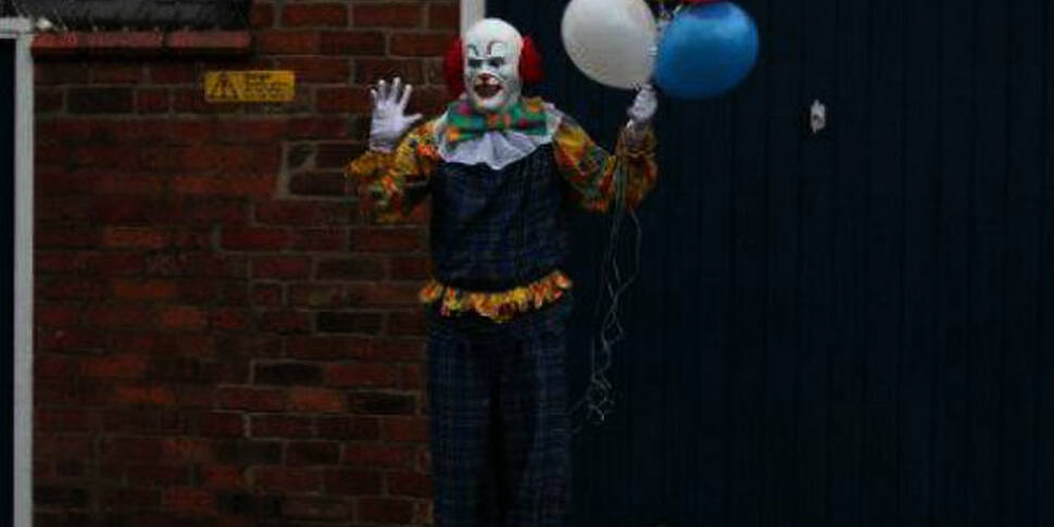 PICTURES: Creepy clown wanderi...