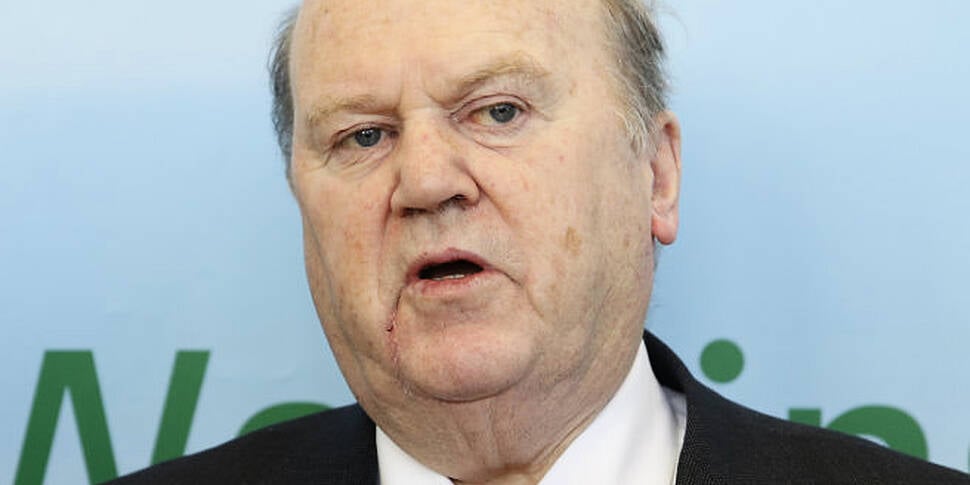 Noonan hints at tax cuts to co...