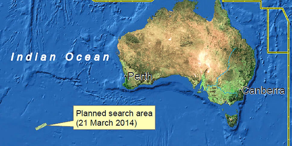 Search for possible MH370 debr...