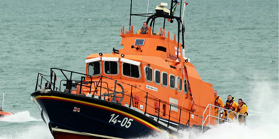 4 rescued as boat runs aground...