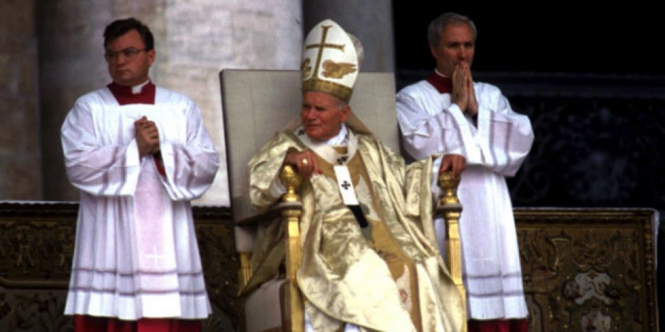 Popes canonised in historic ce...