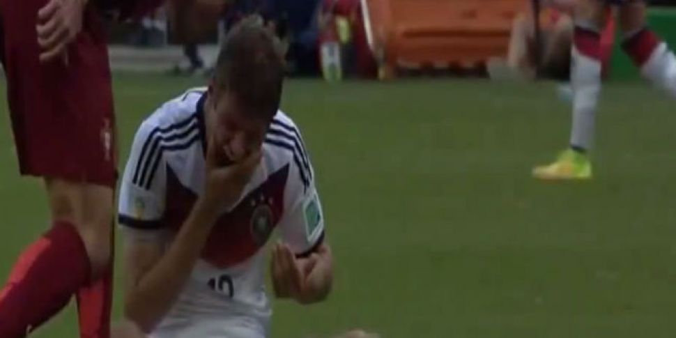 Muller grabs hat-trick as Germ...