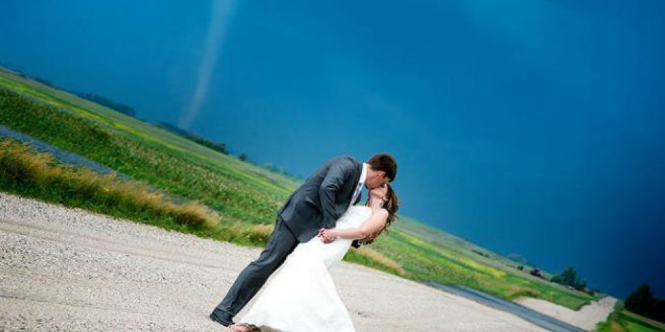 Tornado in wedding photos stir...