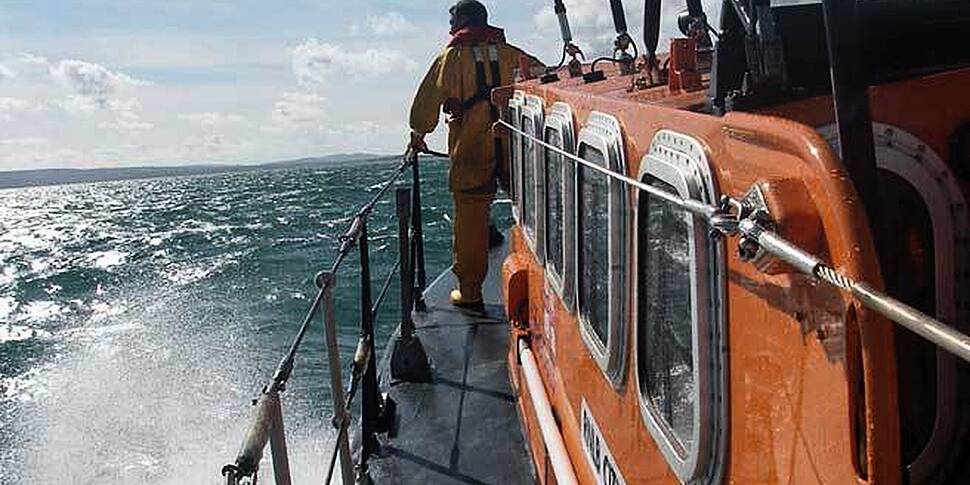 Two men rescued from fishing b...