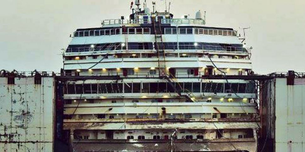Costa Concordia cruise ship ma...