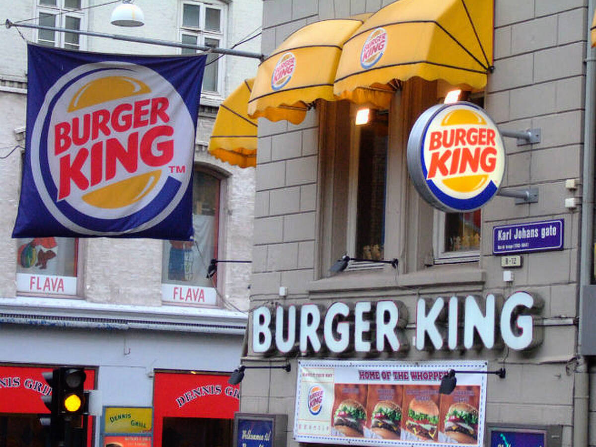 Man buys all of a Burger King restaurant's pies so a child couldn't  have one