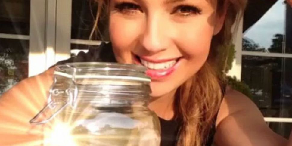 Singer posts selfie with jar a...