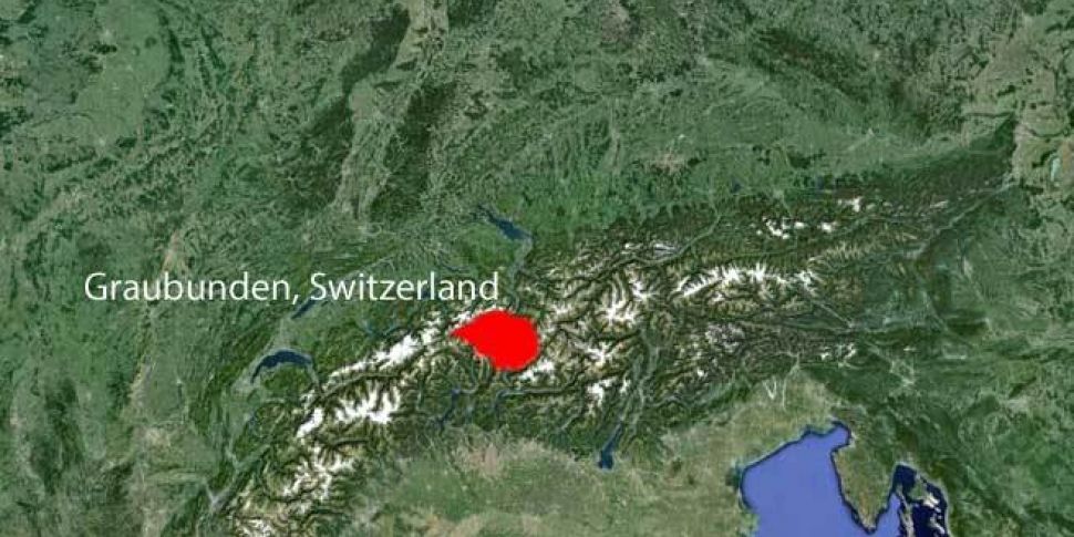 Swiss train derails as carriag...