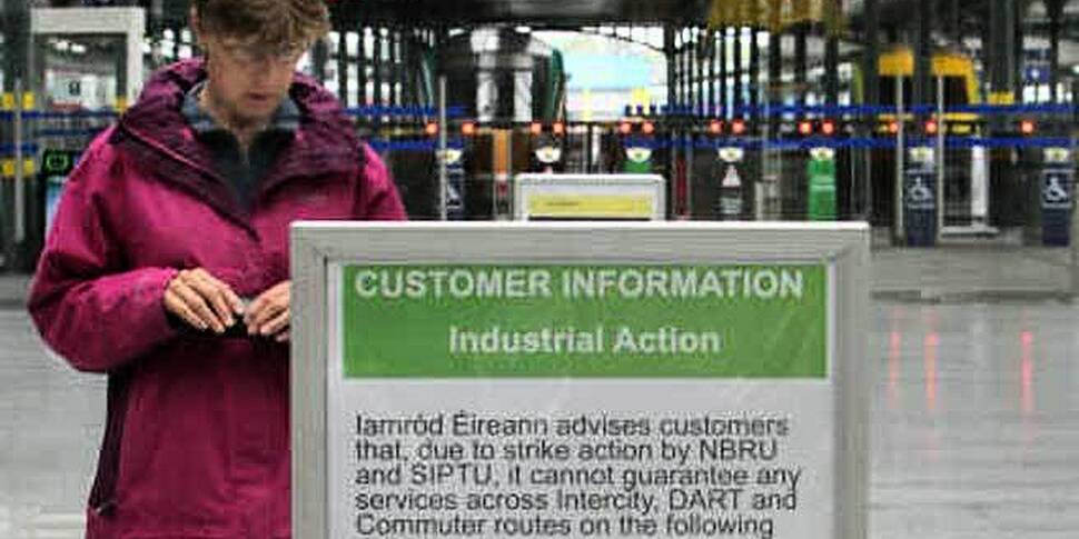 Thousands of commuters face di...