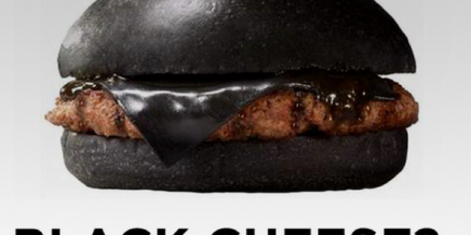 Japan unveils black burger. Wo...