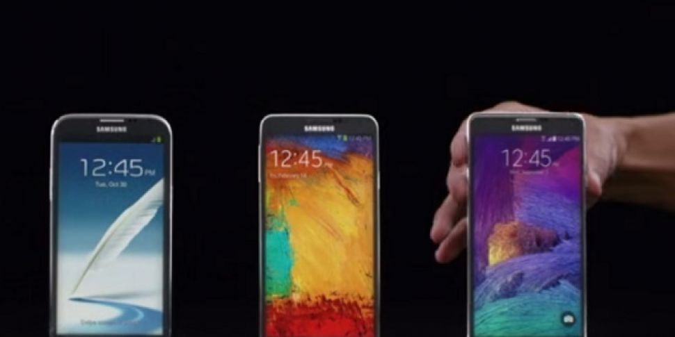 Samsung makes fun of iPhone 6...