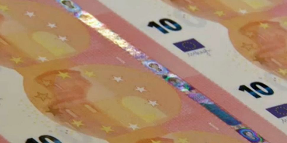 New €10 note comes into circul...