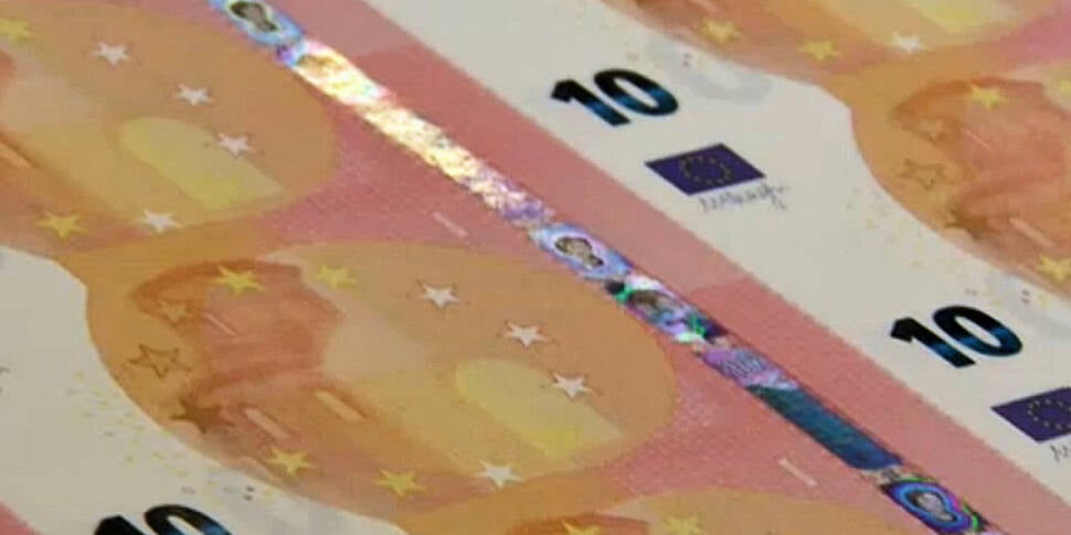 New €10 note comes into circul...