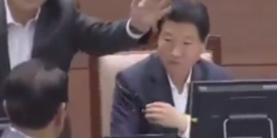 Watch this Korean mayor get eg...