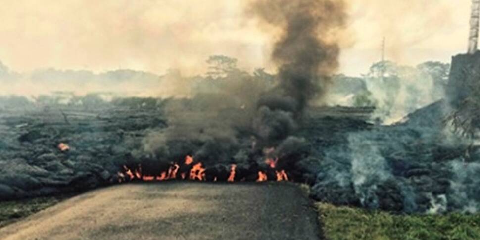 VIDEO: Lava flow destroys seve...