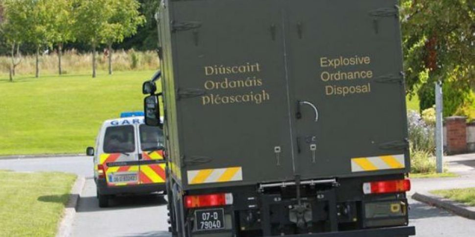 Bomb disposal unit called to d...