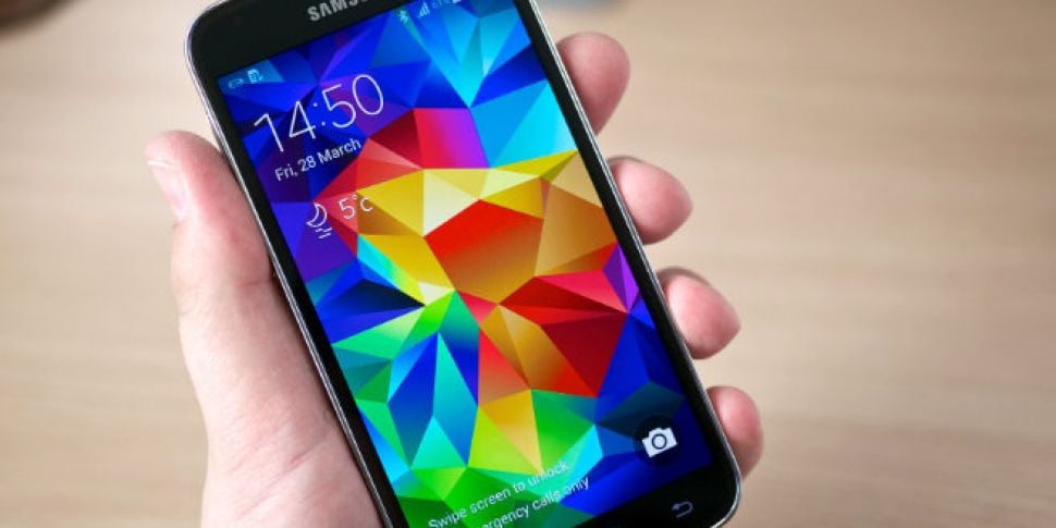 Samsung Galaxy S5 sales are 40...