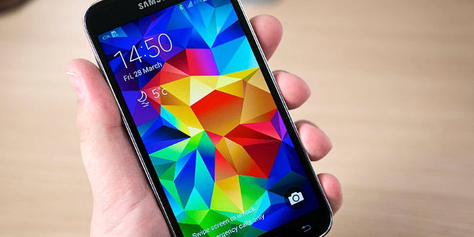 Samsung Galaxy S5 sales are 40...