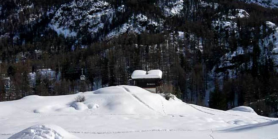 A no-snow area: Alpine slopes...